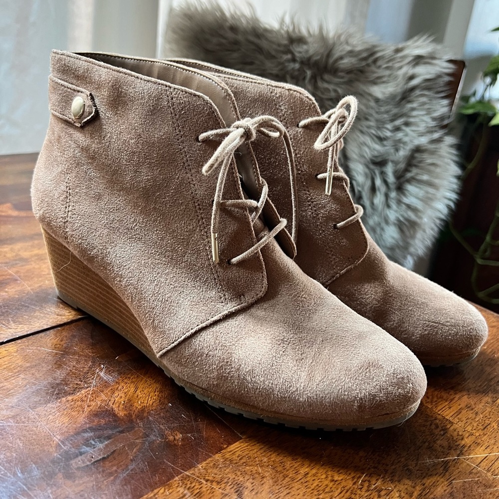 Dr. Scholl’s Taupe Wedge Where to Ceelia - Women’s 9.5